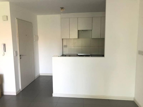 Imagen 4 de 16 de Departamento 2 Ambientes En Venta - Con Balcon - Castelar Centro - Proximo Estacion - Permuta