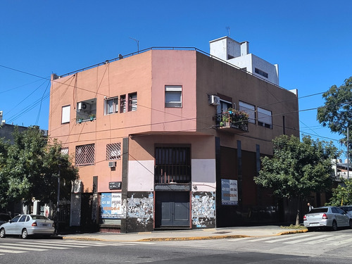 Local En Venta, Av. Varela N° 1001 Flores