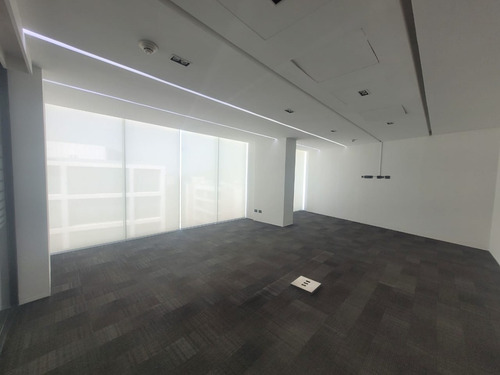 Conjunto De Modernas Oficinas Amobladas