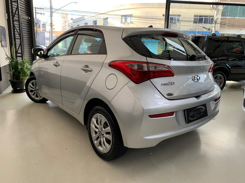 Imagem 6 de 10 de Hyundai Hb20 1.0 Confort 2017