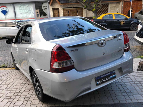 Toyota Etios 2018 1.5 Sedan Platinum At 4 Puertas Gris Plata