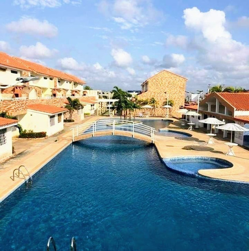 Imagen 1 de 10 de Casa Tipo Townhouse En Ciudad Flamingo Chichiriviche Yohana Gomez