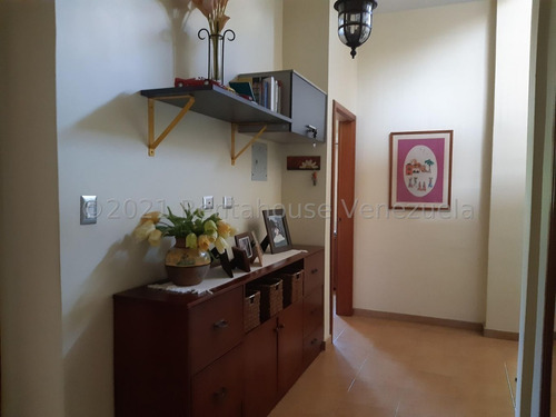 Imagen 11 de 12 de Townhouse En Venta En Barrio Sucre, Maracay 22-10019/ 0424-3392775