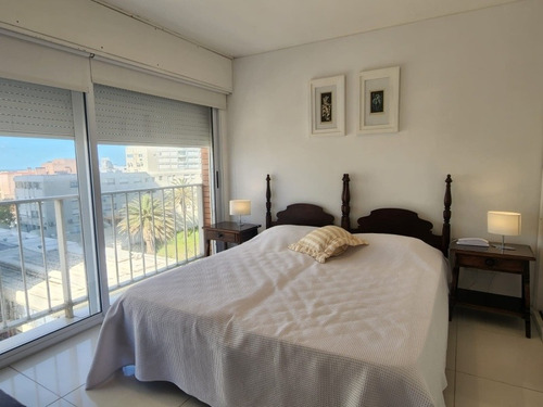 Imagen 16 de 28 de Excelente Departamento . Dos Ambientes, En Peninsula. Punta Del Este. Esquina Gorlero Y 21. La Pagina No Me Permite Poner La Direccion Exacta En Ubicacion.