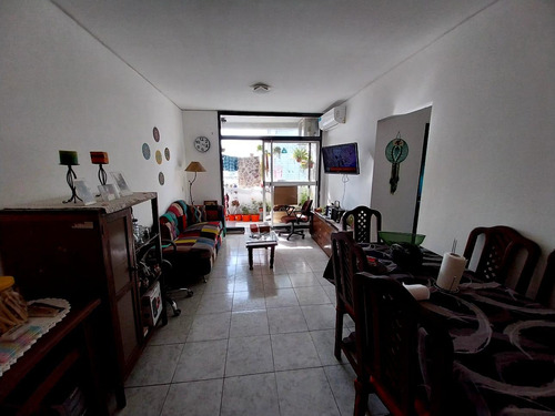 Departamento De Tres Ambientes Con Cochera En Venta En Avellaneda
