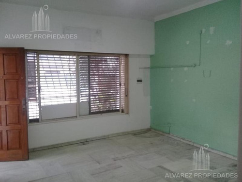 Imagen 2 de 12 de Casa 4 Ambientes Venta Ituzaingó Centro