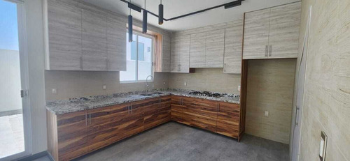 Casa En Venta En Residencial Mallorca, 4 Recamaras, Estudio, Cto Serv, 3 Autos