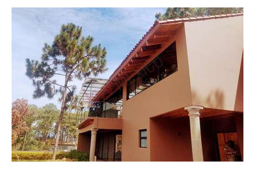 Imagen 4 de 25 de Casa En Renta En Avandaro A Dos Cuadras Del Centro