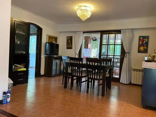 Casa En Venta - 2 Dormitorios 3 Baños - Cochera - 2.400mts2 - Sierra De Los Padres