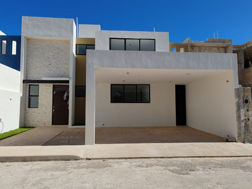 Venta, Amplia Casa En Praderas Del Mayab, Modelo 4