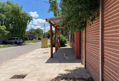 Casa En Venta En Peruzzotti