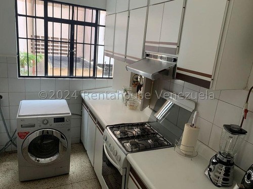 Apartamento En Venta En Los Palos Grandes Piso 1 (25-94) / Hairol Gutiérrez