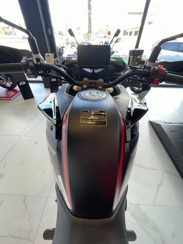 Qj Motor - Srt 800 Negra