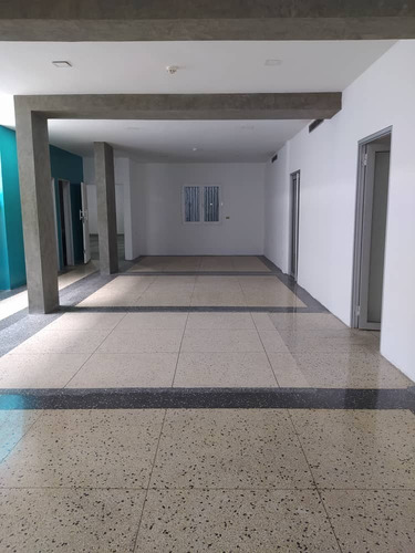 Imagen 6 de 14 de Zona Norte Alquiler Edificio Empresarial, Ubicado En Calle 83