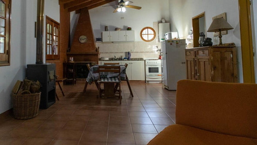 Imagen 2 de 19 de Casa Con Posibilidad De Subdividir En Dos Lotes En La Araucaria, Lobos