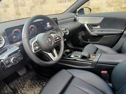 Imagen 8 de 15 de Excelente Mercedes Benz A 200 Sedan Progresive 2020 Negro