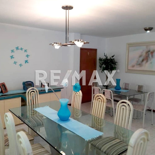 Imagen 5 de 20 de Casa En Venta Con Vista A La Montaña Y Aire Fresco, En Exclusiva Zona De San José De Los Altos, Edo. Miranda - Hirbic Almeida - Remax