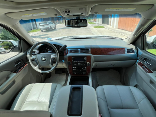 Chevrolet Suburban 5.3 Lt V8 . Piel 2da/ Banca At