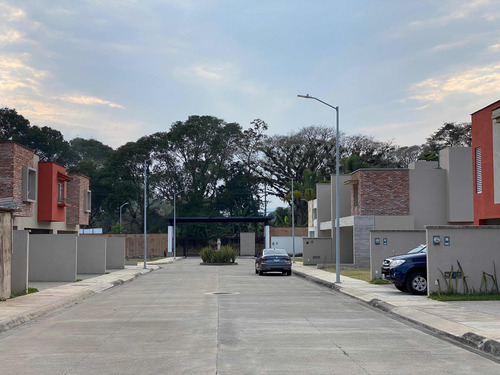Venta Ultimos 2 Lotes En Fraccionamiento En Cordoba, Ver