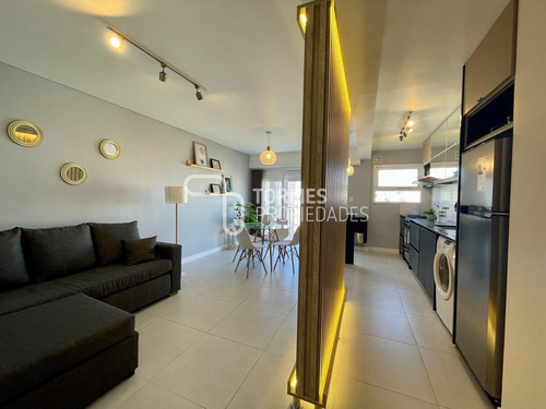 Imagen 8 de 30 de Tour Virtual Departamento Venta 2 Ambientes Reciclado Con Balcón Corrido ~ Macrocentro Mar Del Plata