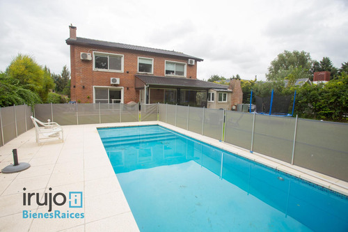 Casa 2 Plantas Super Amplia Piscina Galería Cocina Comedor Apto Crédito Canning!