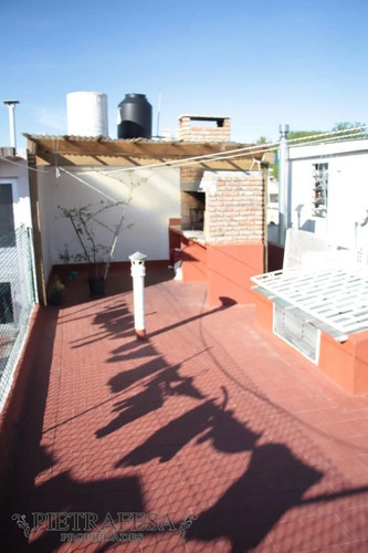 Imagen 13 de 15 de Casa En Venta - 2 Dormitorios, 1 Baño, Azotea Con Parrillero - Mariano Moreno - La Blanqueada