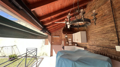 Casa En Zona Parque Y Costanera De Colón