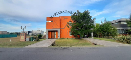 Venta Casa- Altos De Campo Grande-pilar-dos Plantas-pileta