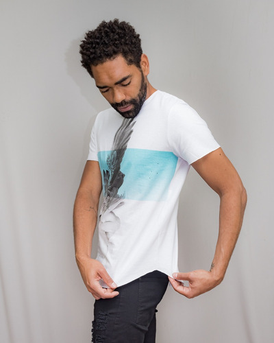 Camiseta Premium Estampada Naked Angel Corte A Fio