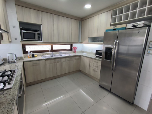 Departamento En Venta De 4 Dorm. En Zapallar