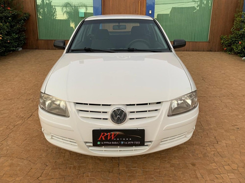 Imagem 2 de 9 de Volkswagen Gol 1.0 Branco 2013