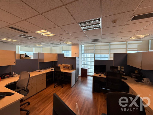Oficina En Arriendo De 308 M2 En Apoquindo, Las Condes