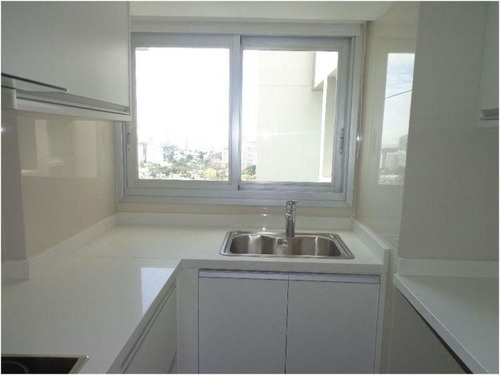Apartamento En Venta De 2 Dormitorios En Playa Mansa