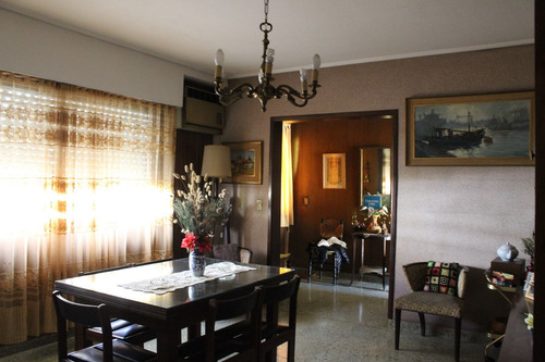 Imagen 1 de 20 de Venta Casa Con Cochera Y Local. Oportunidad! Wilde