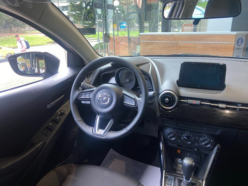 Imagen 10 de 18 de Mazda 2 Sedan Touring At 1.5 2024 / Mz127 / Vf