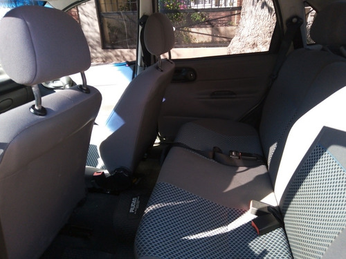Imagen 9 de 10 de Chevrolet Classic 1.4 Ls Aa+da 2010