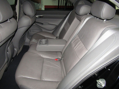 Honda Civic 1.8 Lxs 16v Flex 4p Automático