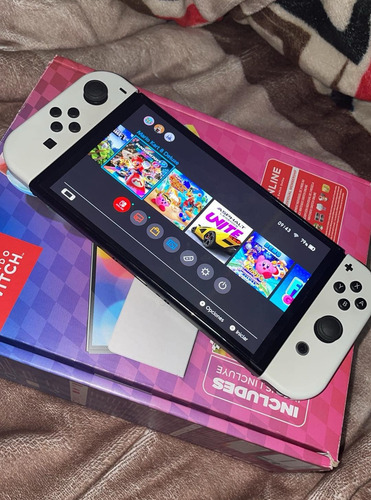 Nintendo Switch Oled Bundle 64gb Blanco + Mario Kart 8 (Usado)