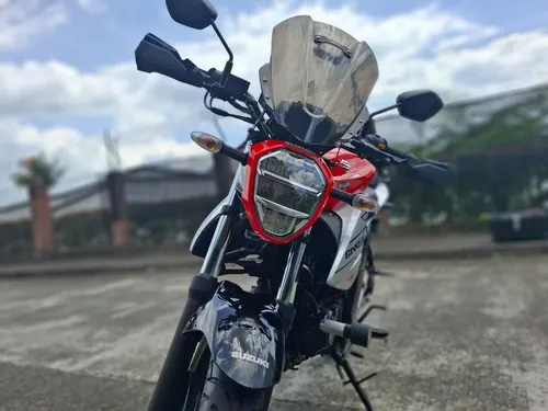 Suzuki Gixxer 150 Fi Abs 2025 Con Accesorios