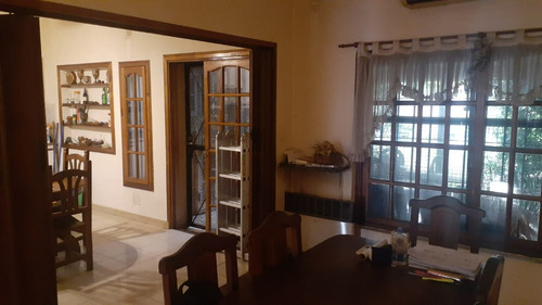 Casa Impecable Amplia 5 Ambientes En Ituzaingó Centro