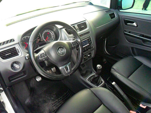 Volkswagen Crossfox 1.6 Mi Flex 8v 4p Manual