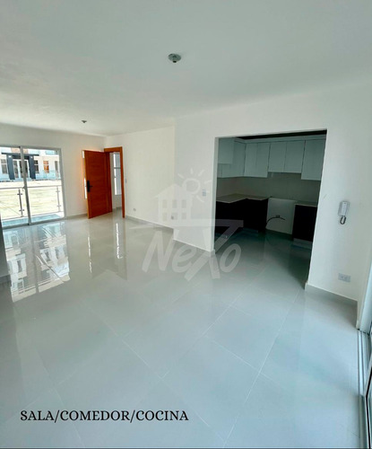 Apartamento Con Patio Y 2 Parqueos, Gurabo