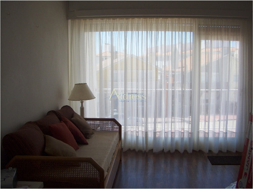 Imagen 4 de 11 de Amplio Apto Un Dorm , Balcon Con Vista Al Mar - Ref: 202