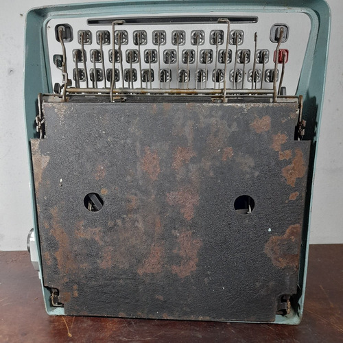 Imagem 7 de 8 de Máquina De Escrever Lettera 32 Conserto Peças Ou Decoração