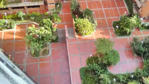 Imagen 13 de 14 de Moderno Apartamento Tipo Duplex Con Bella Vista Al Avila