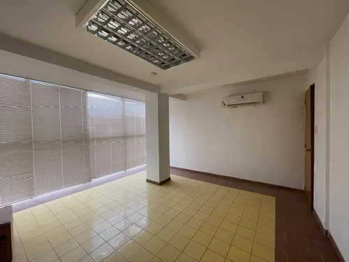 Edificio Comercial Maneiro