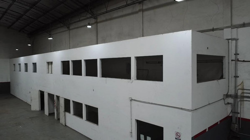 Depósito En Alquiler - Oficinas - Baños - Cocheras - 1.280mts2 - Paternal