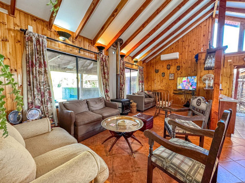 Excelente Casa, Sector Residencial, Embalse Machicura Colbún