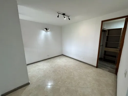 Apartamento En Arriendo Ubicado En El Poblado Sector Castropol (26959).