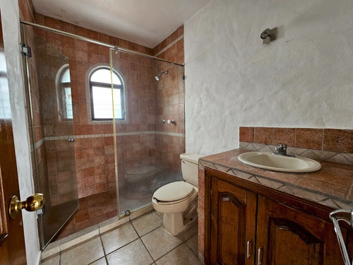 Casa En Venta En Fraccionamiento Privado, En Lomas De Atzingo, Cuernavaca.
